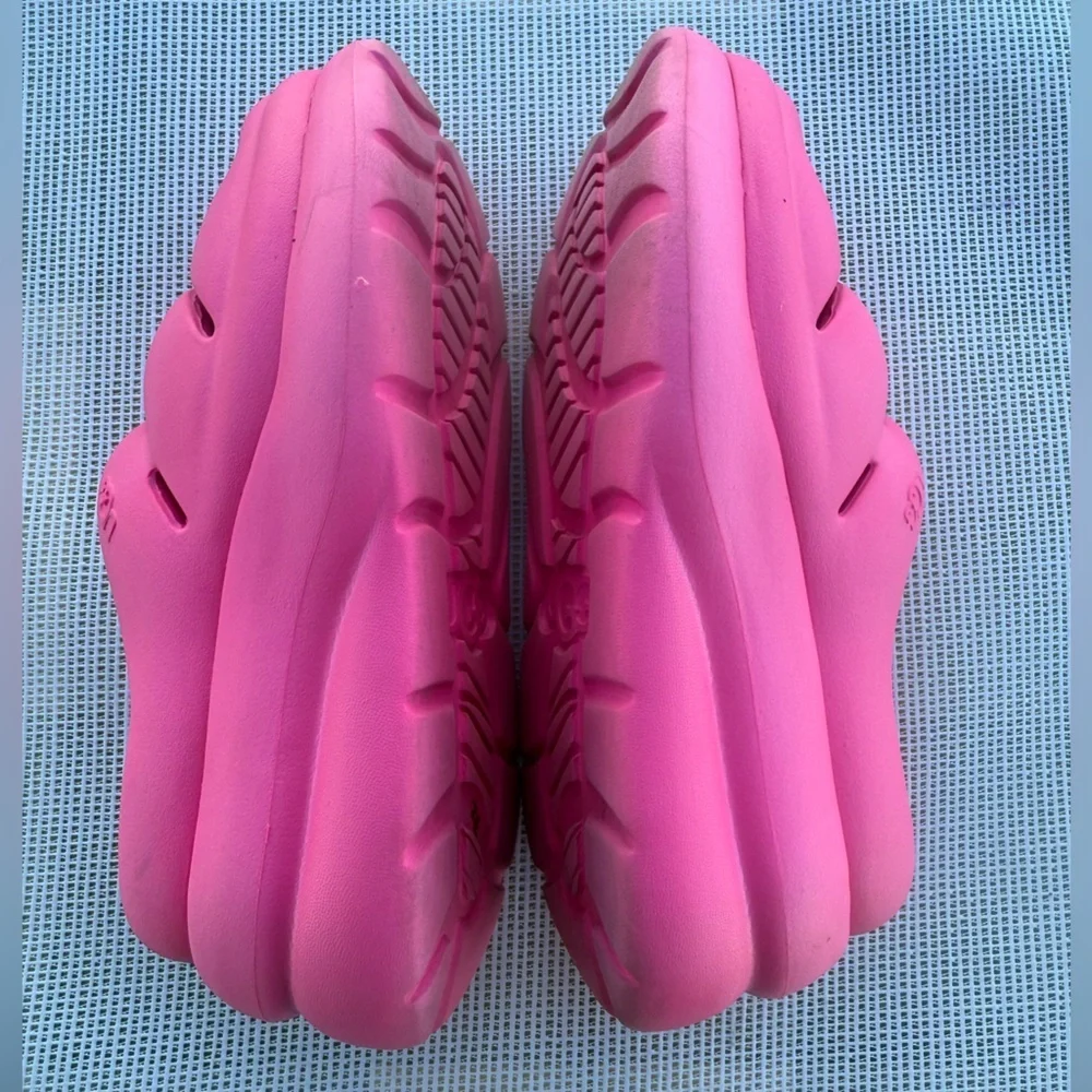 UGG Kids Pink Slip-On Shoes SIZE 4 kids